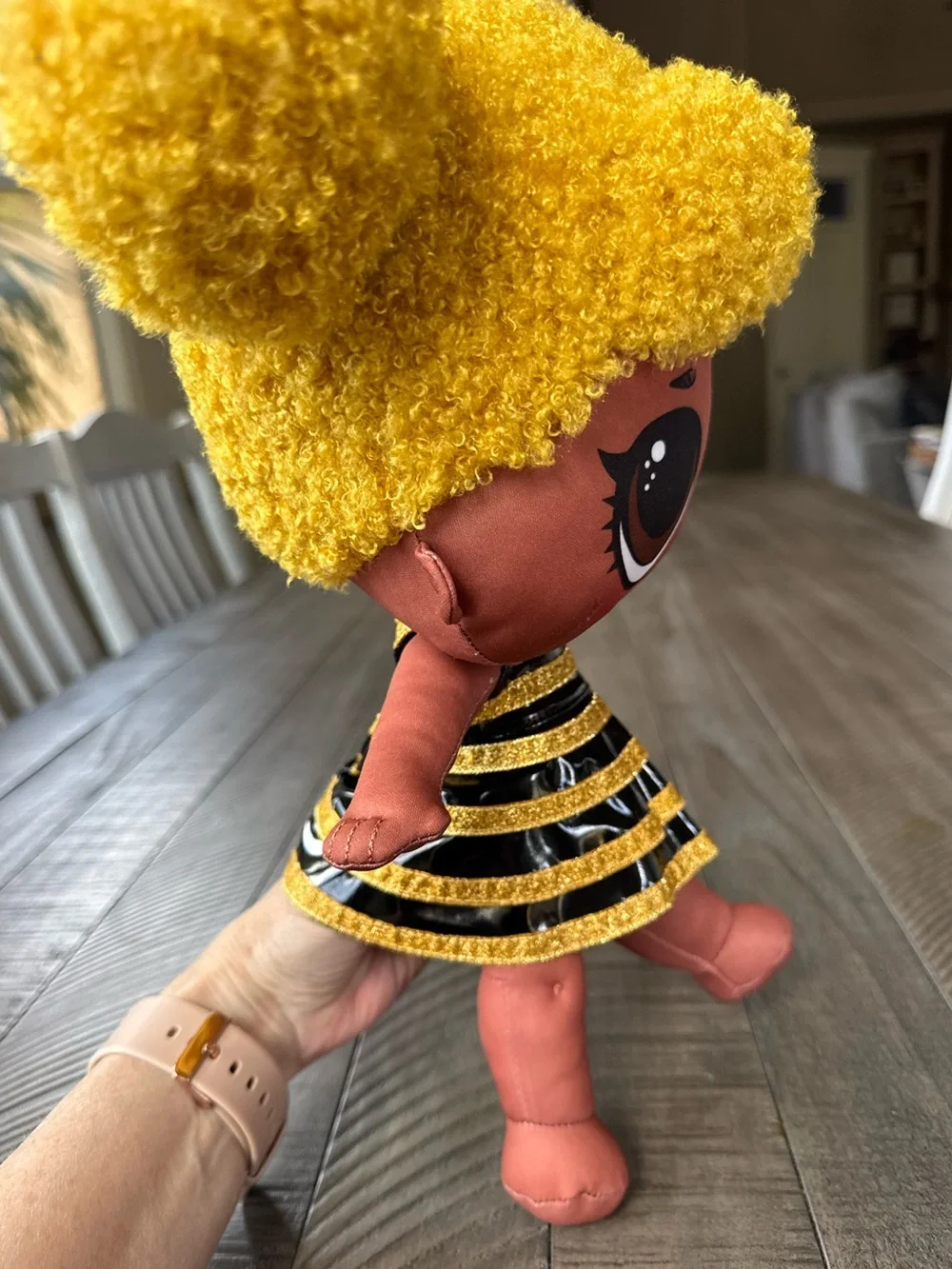 L.O.L. Surprise! Queen Bee â Huggable, Soft Plush Doll